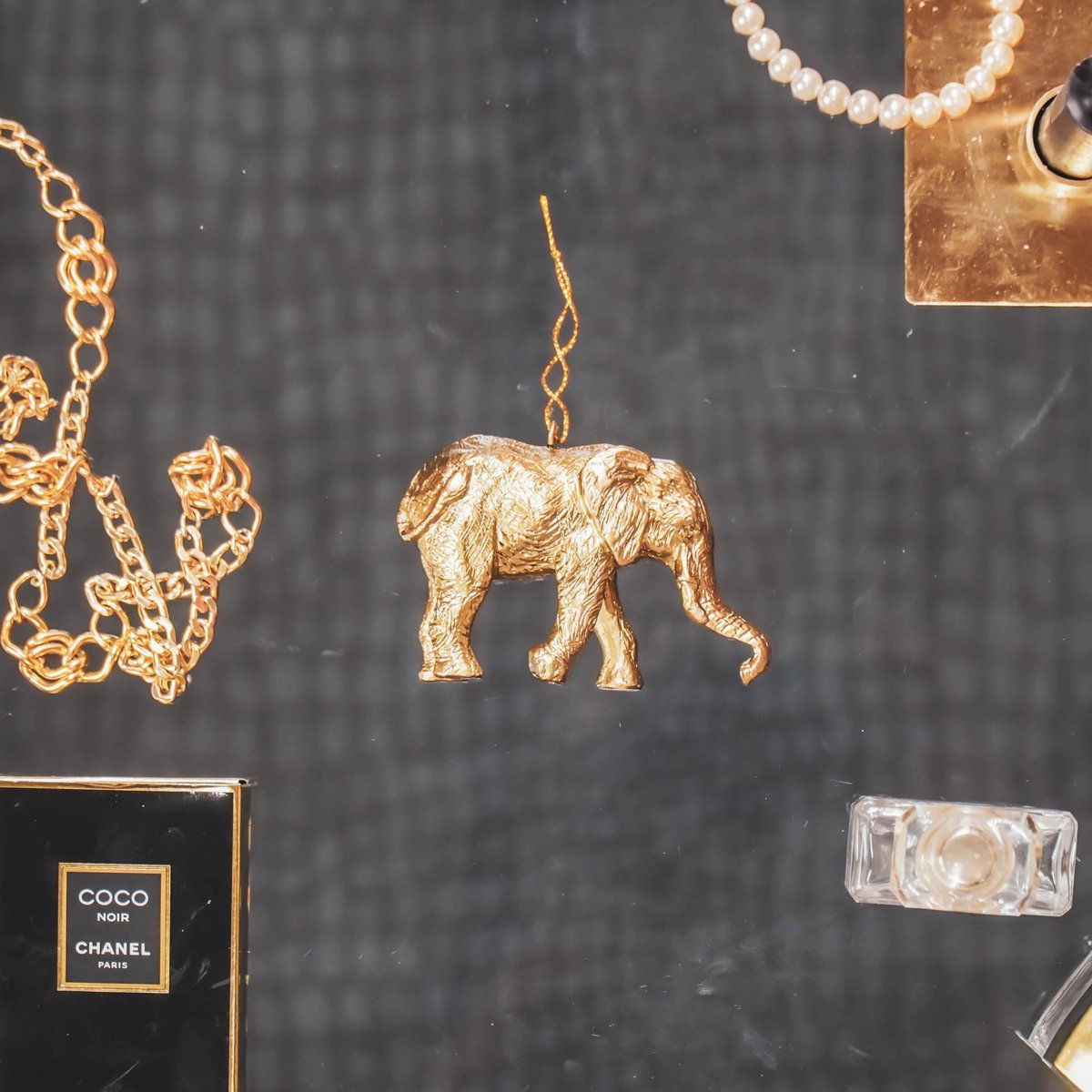Ornament Hanger - Polyresin - Gold - Elephant - 9,5x6,5x4cm