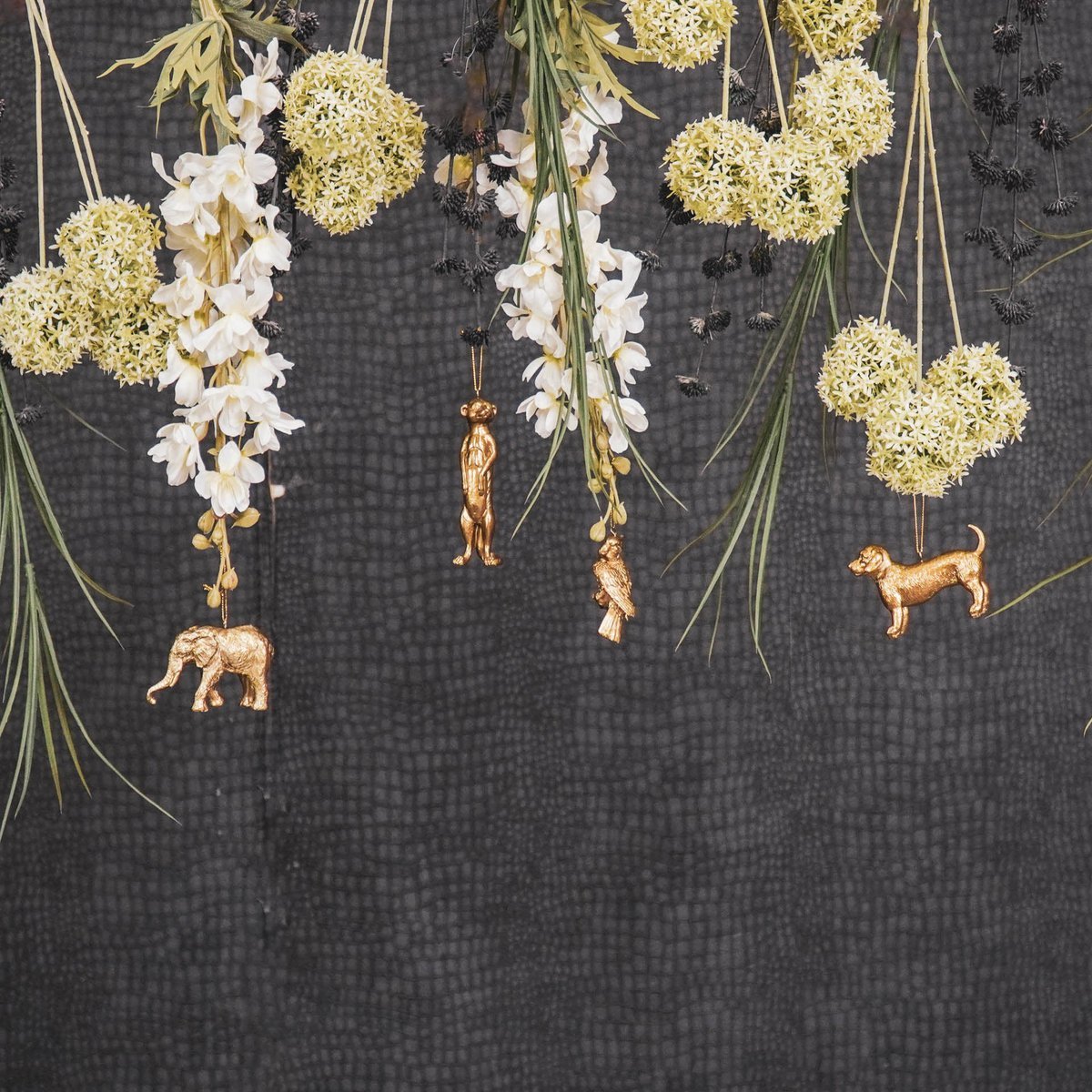 Ornament Hanger - Polyresin - Gold - Elephant - 9,5x6,5x4cm